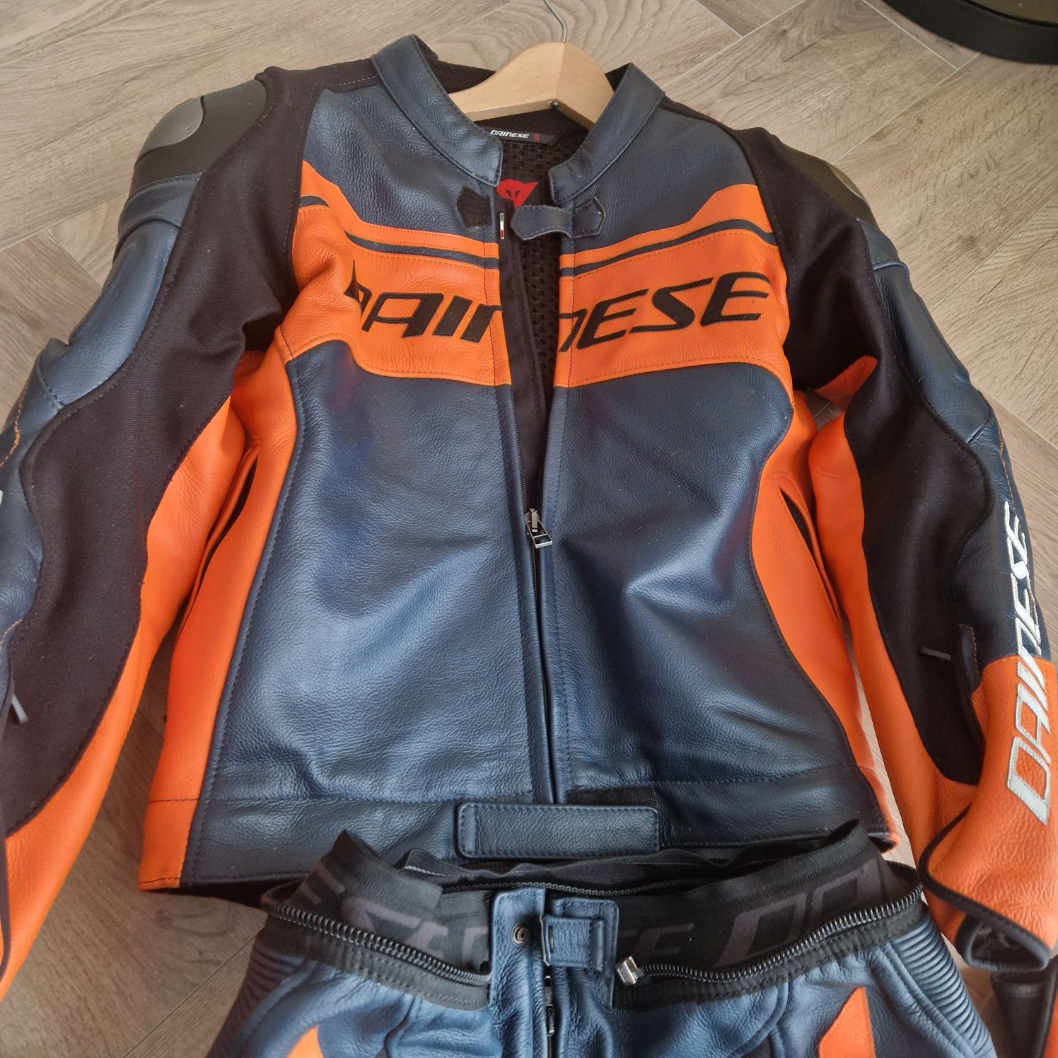 Kombinezon motocyklowy Dainese Mistel granatowo-pomaranczowy