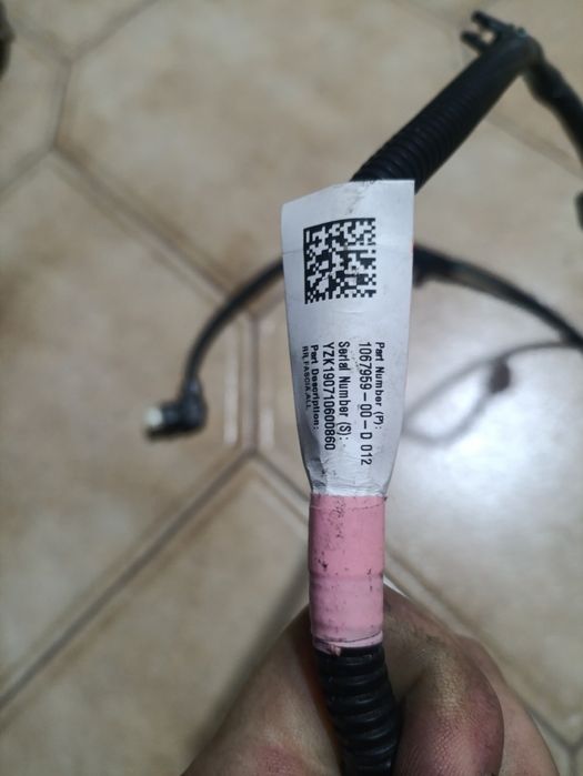 Проводка заднього бампера Tesla model 3