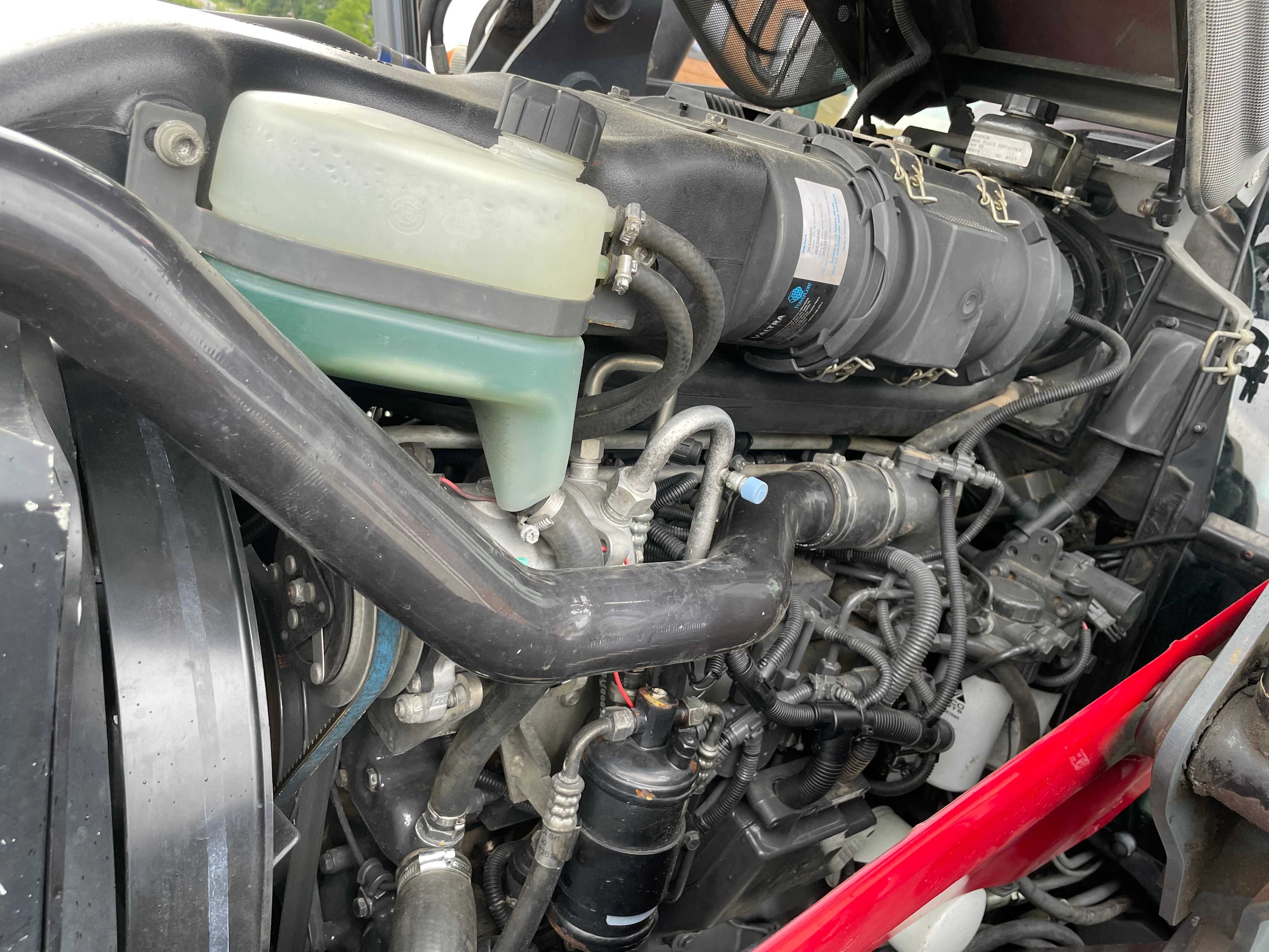 Valtra N101 z Niemiec pneumatyka Ładowacz Quick Klima
