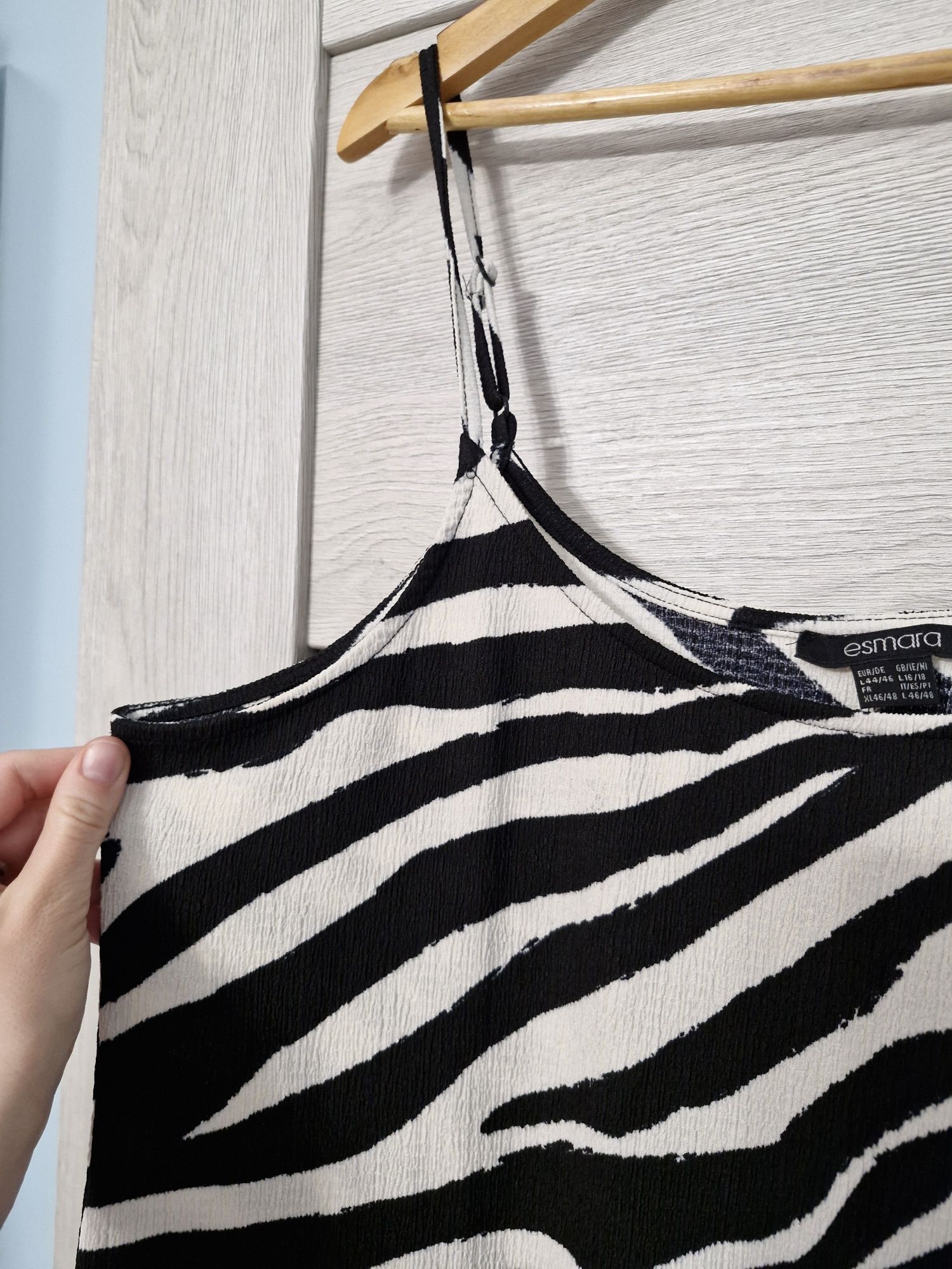 Sukienka na regulowanych ramiączkach Zebra Esmara L 44/46