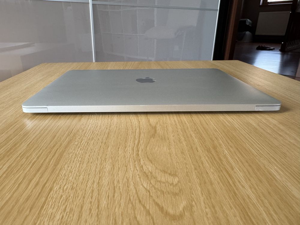 MacBook Pro 13” 2018 | i5 | 16 GB RAM | Touch Bar | Retina