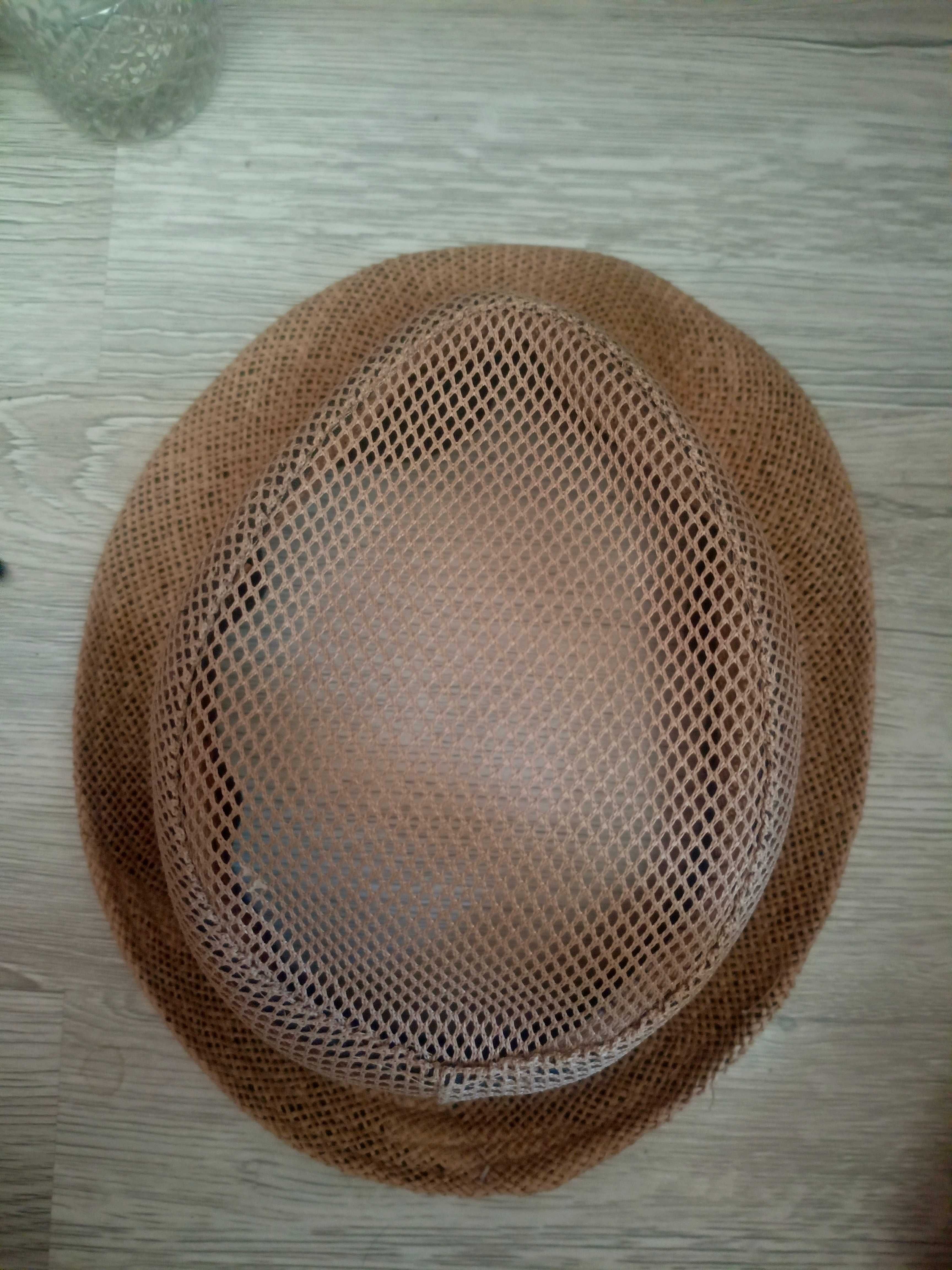 Trilby: Beżowy kapelusz na lato 58