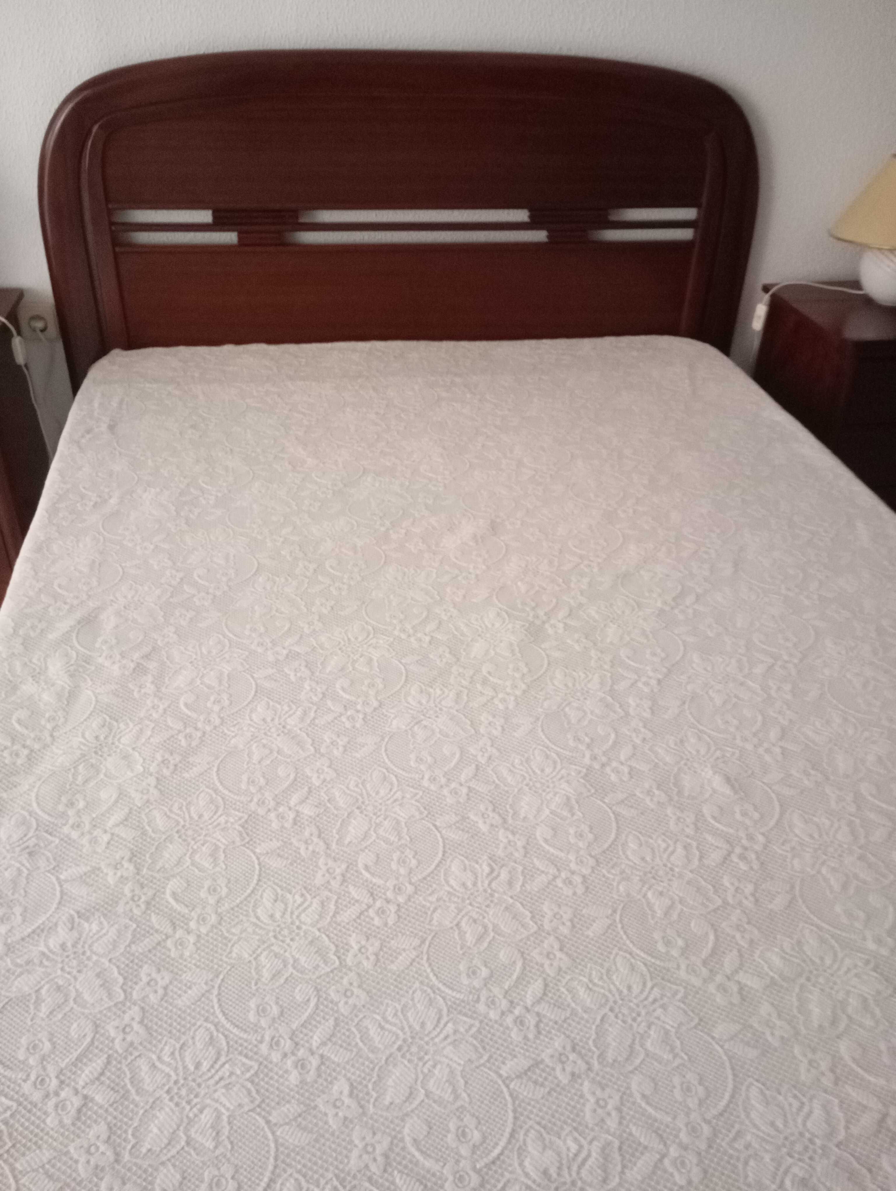 Quarto em zona sossegada. Só para senhora de preferência professora