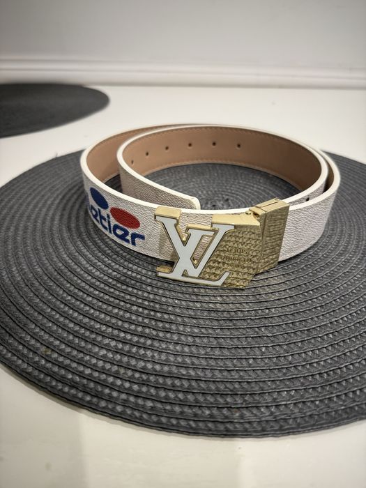 Stylowy pasek LV – biały, złota klamra, rozmiar 105