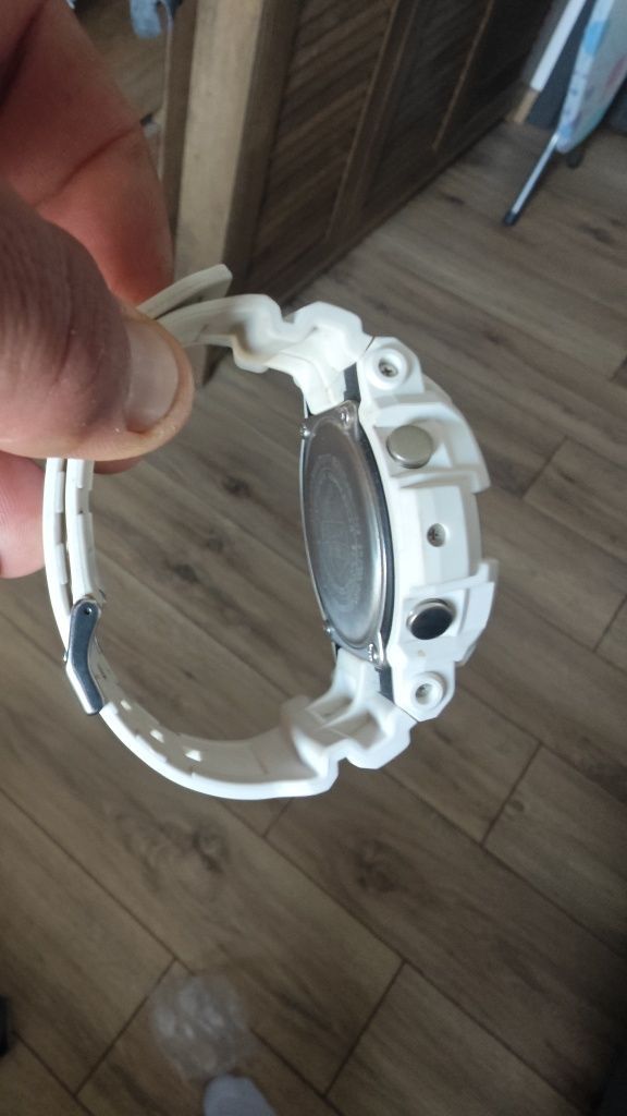 Zegarek Casio g-shock biały