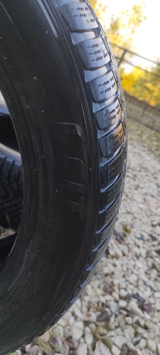 Opony zimowe Laufenn 235/45 17