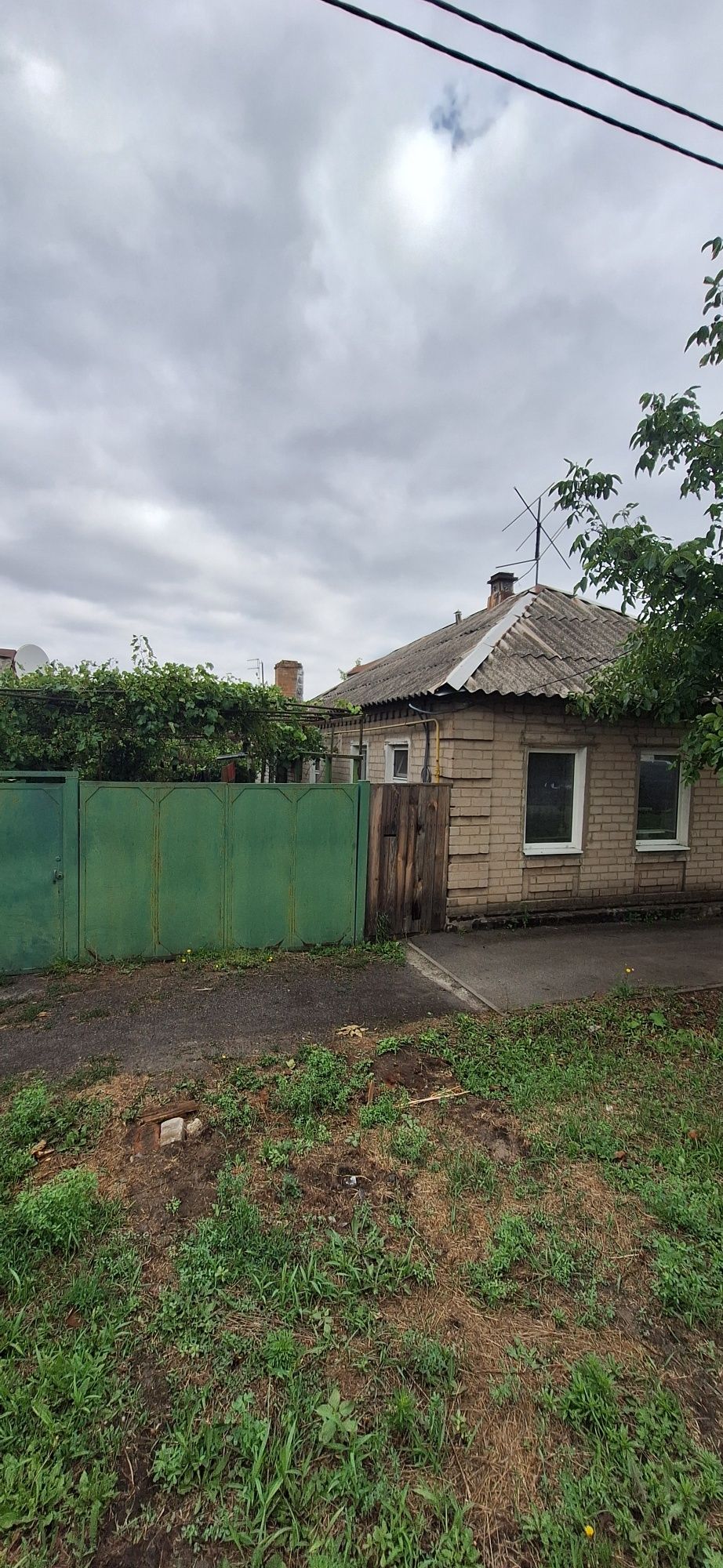 Дом по вул. Успенська (центр) між вул.Горького та вул. Коротка.