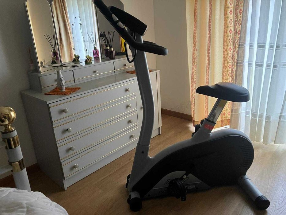 Bicicleta estática LifeGear profissional – como nova – 190€