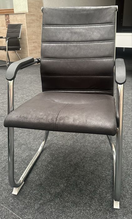 Офісні Меблі, столи, стільці