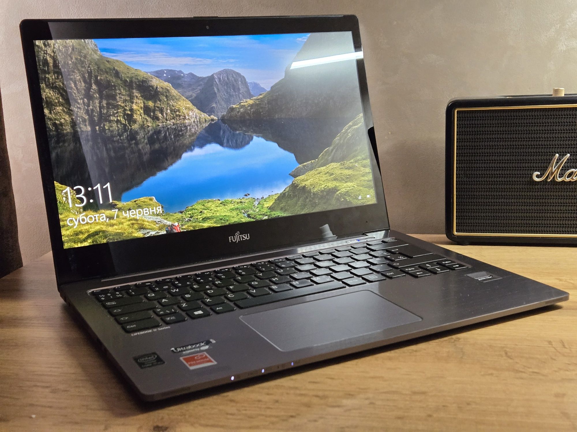 Ультрабук Fujitsu i5 10/256 сенсор