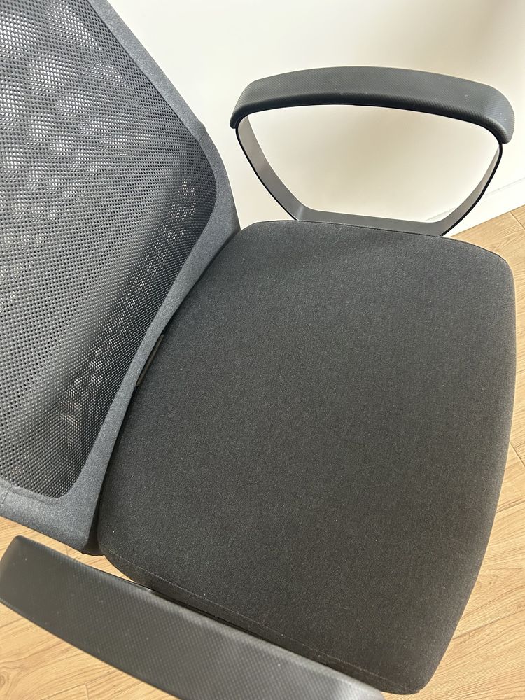 Офісне крісло IKEA Markus