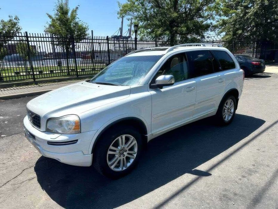 Volvo XC90      2014