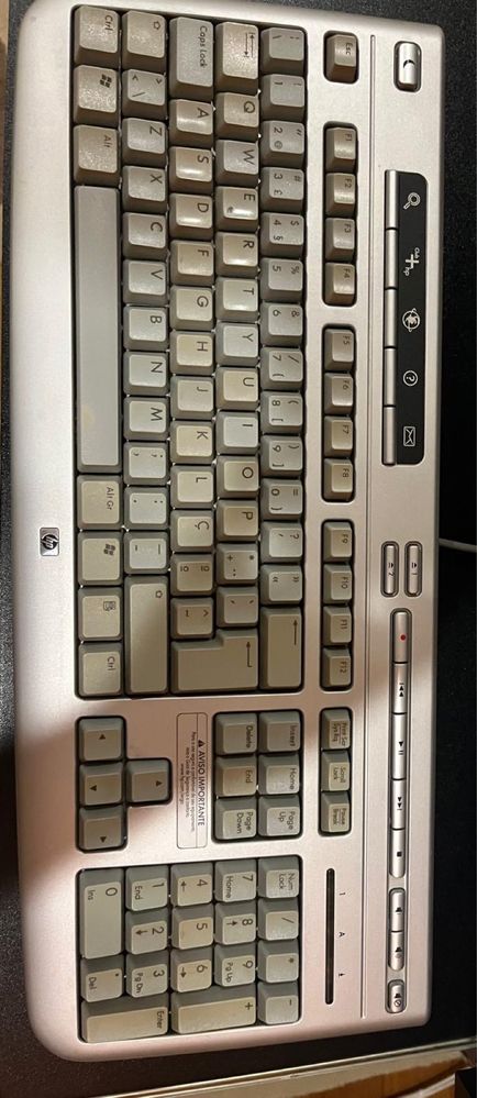 Computador HP Pavilion W5340 com monitor, teclado e rato