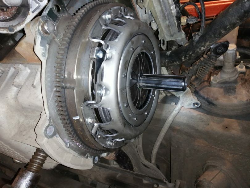 Ремонт двигателей, ходовой части, коробки передач.