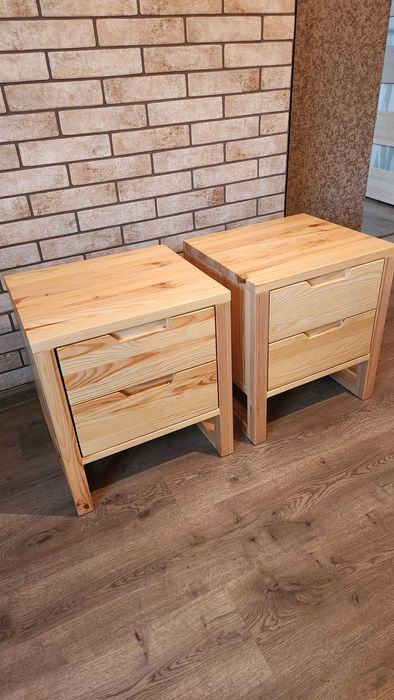 Приліжкові тумбочки з дерева