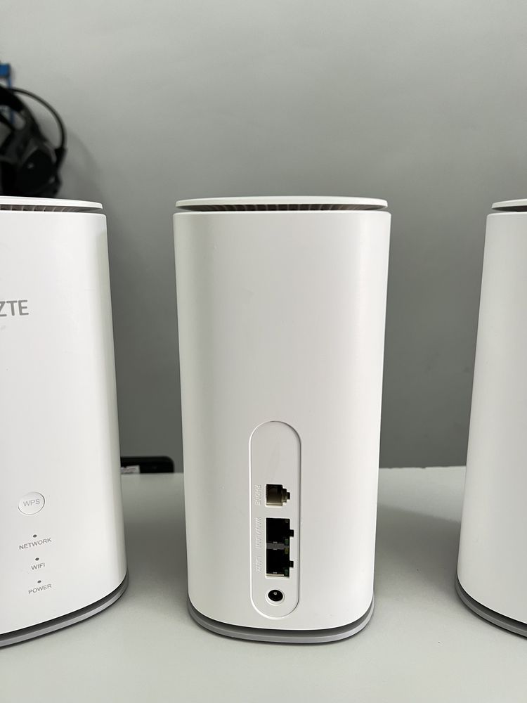 Роутер CPE Wi-Fi ZTE MC8020, 6 діапазонів, 5400 Мбіт/с