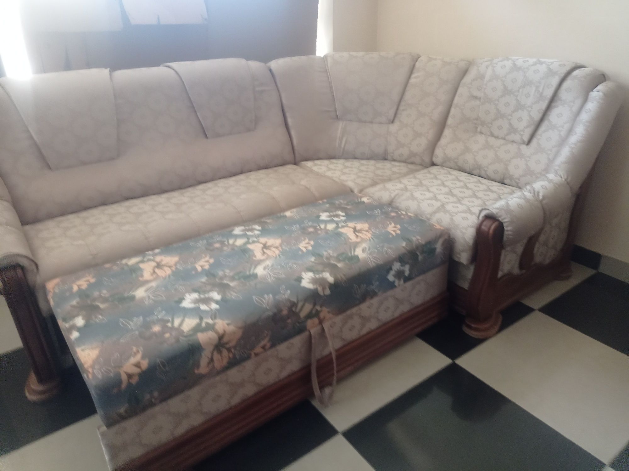 Продам Диван  розкладний кутовий в ідеальному стані