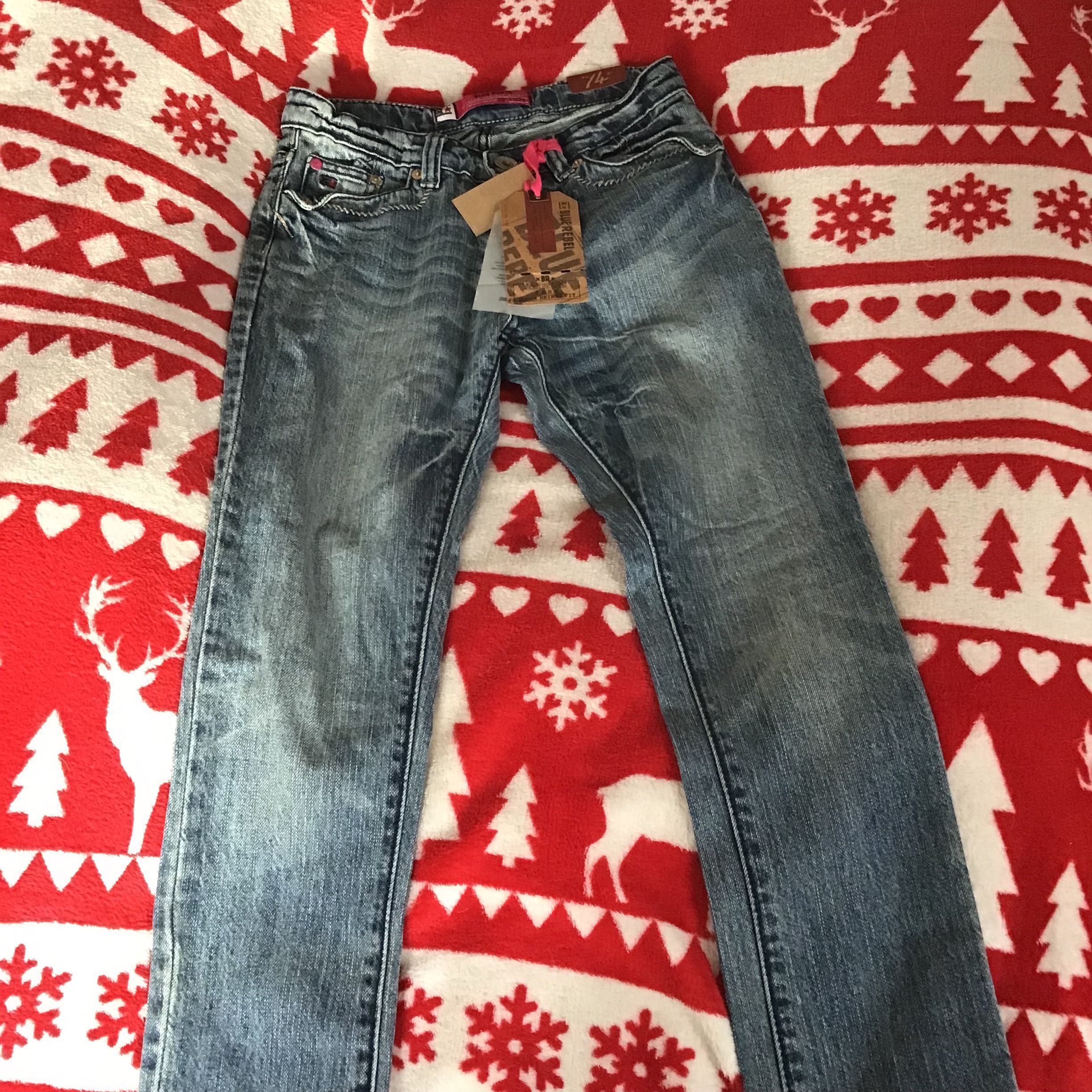 Nowe jeansy, na wzrost 164 cm.