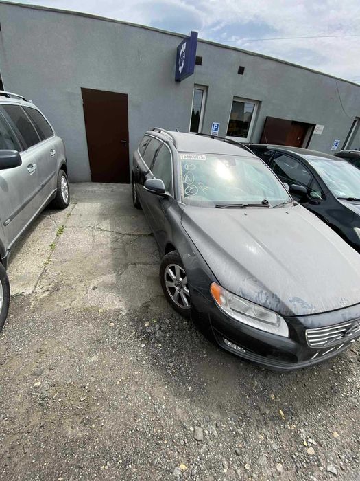 volvo V70 III D3 163KM manual  20012r. 481-16 NA CZĘŚCI