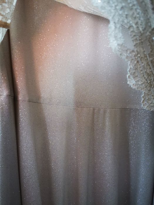 Piękna elegancka wieczorowa sukienka r. 46