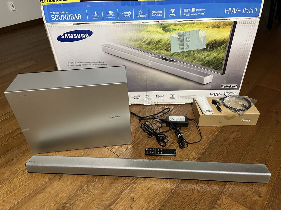 Soundbar z subwooferem Samsung HW-J551