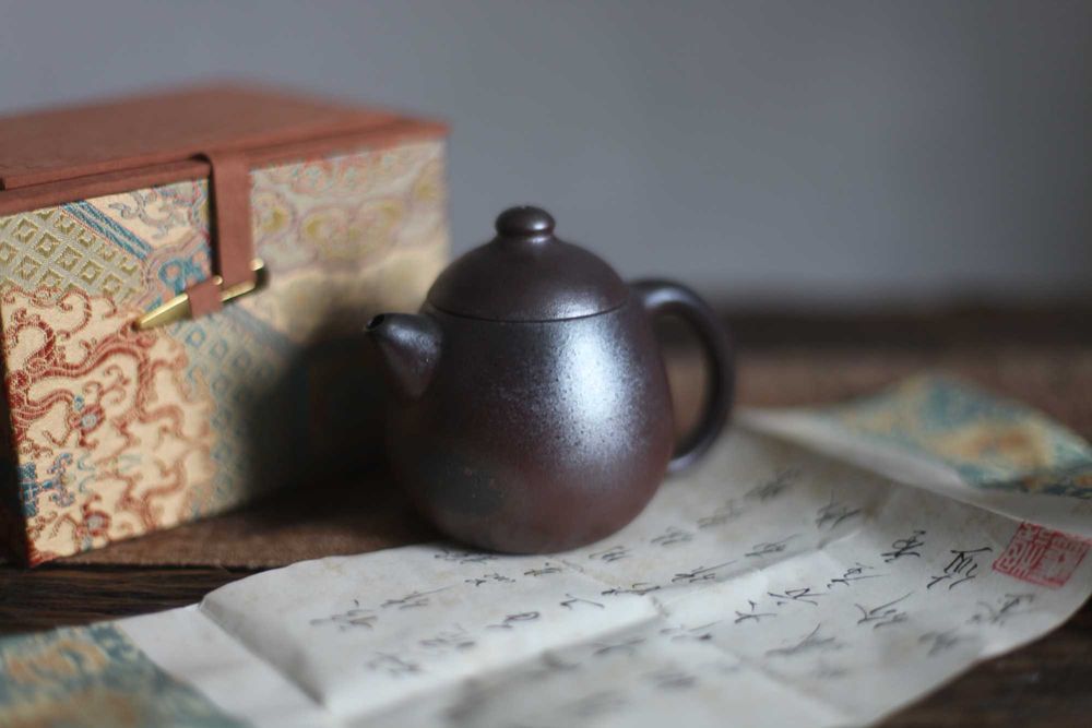 Глиняний чайник з їсинської глини, дровяного випалу 200мл