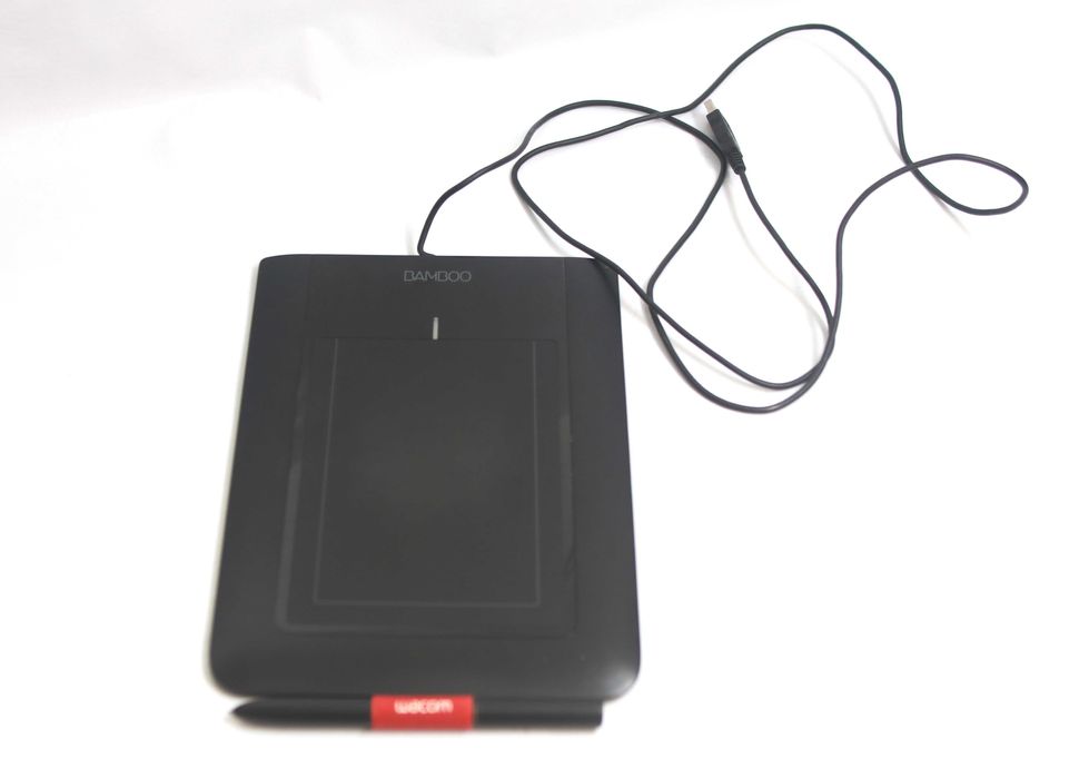 Mesa digitalizadora Wacom Bamboo CTL-460 com caixa