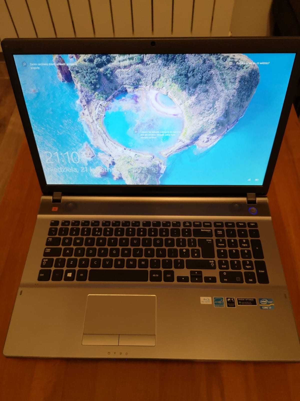 Laptop SAMSUNG NP550 P7C