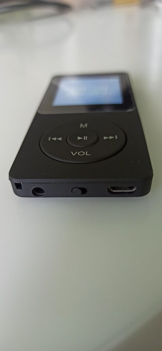 MP3 PLAYER.  Mini music player.