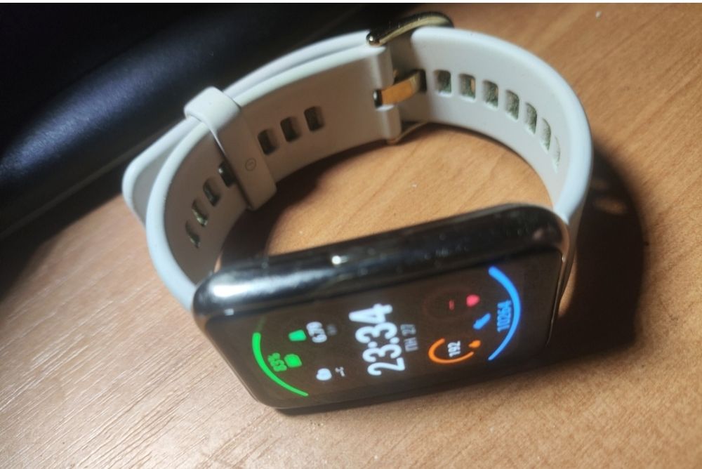 Часы Huawei watch