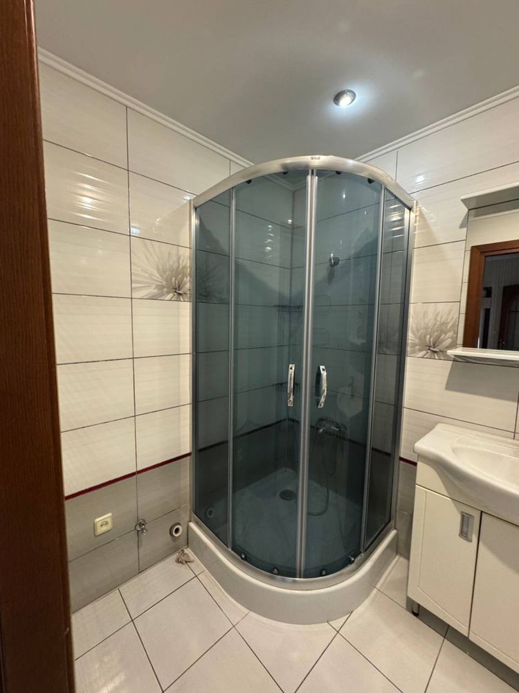 Продаж квартири з капітальним ремонтом Топольна Миколайчука