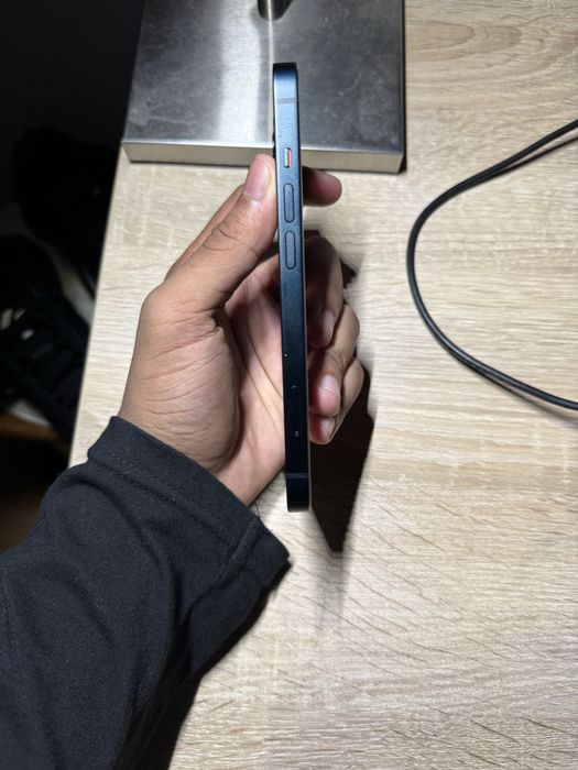 iPhone 13 128gb midnight blue