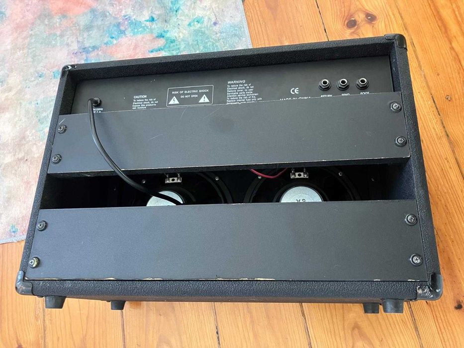 amplificador de guitarra sem marca