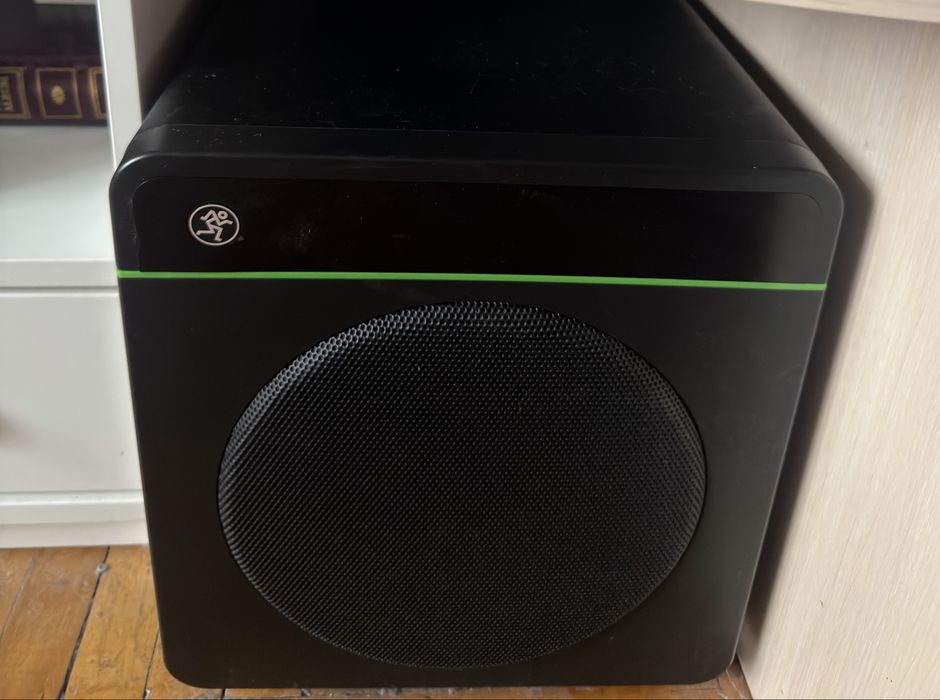 Сабвуфер Mackie CR8S-X BT