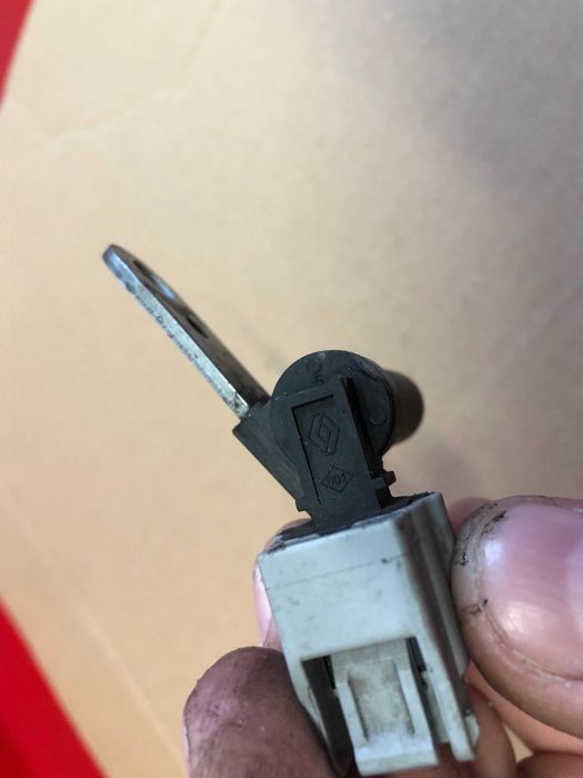 Czujnik wału Dacia Duster I 1.6 16V