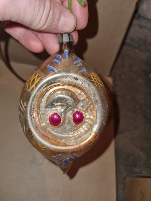 Stara bombka PRL wklęsła