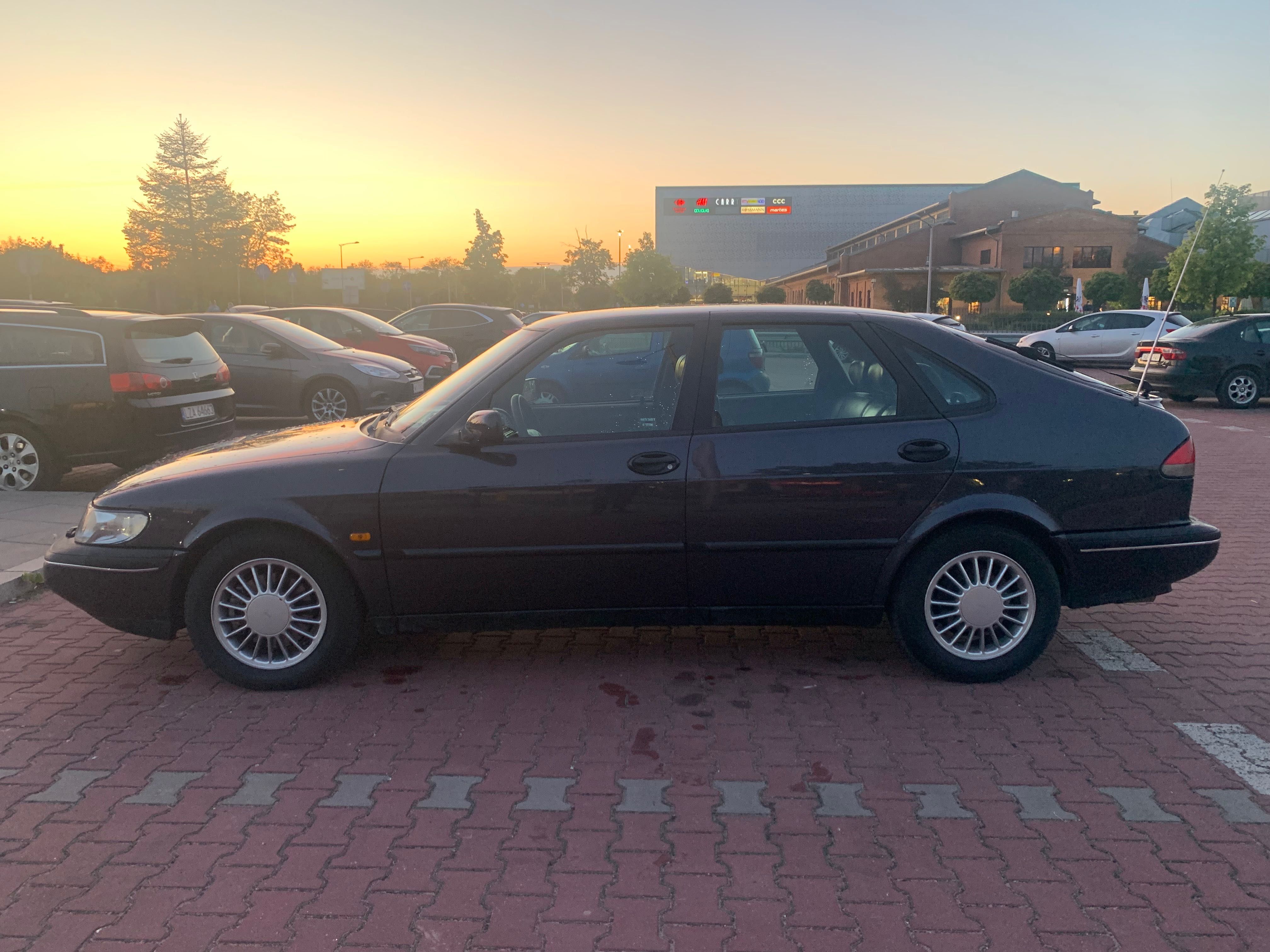 Saab 900 SE II 2.5 V6 Automat Skóry Czarna podsufitka