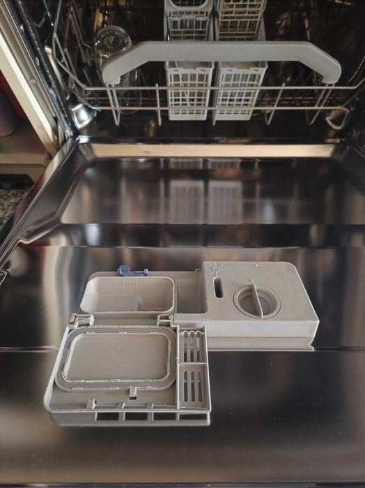 Maquina lavar loiça Hotpoin Ariston inox