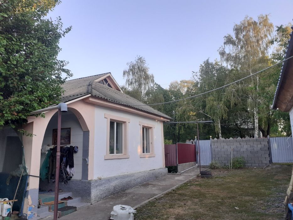 Продам дом в центре села