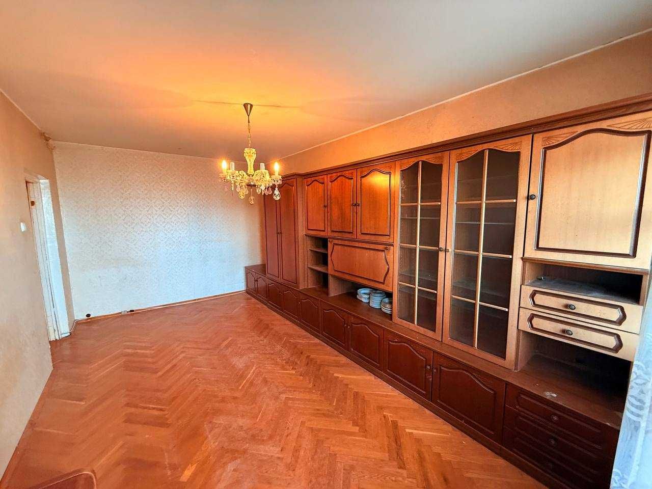 Продаж 2к квартири Рональда Рейгана 30а