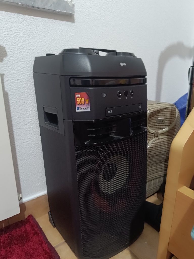 Coluna grande LG 500w