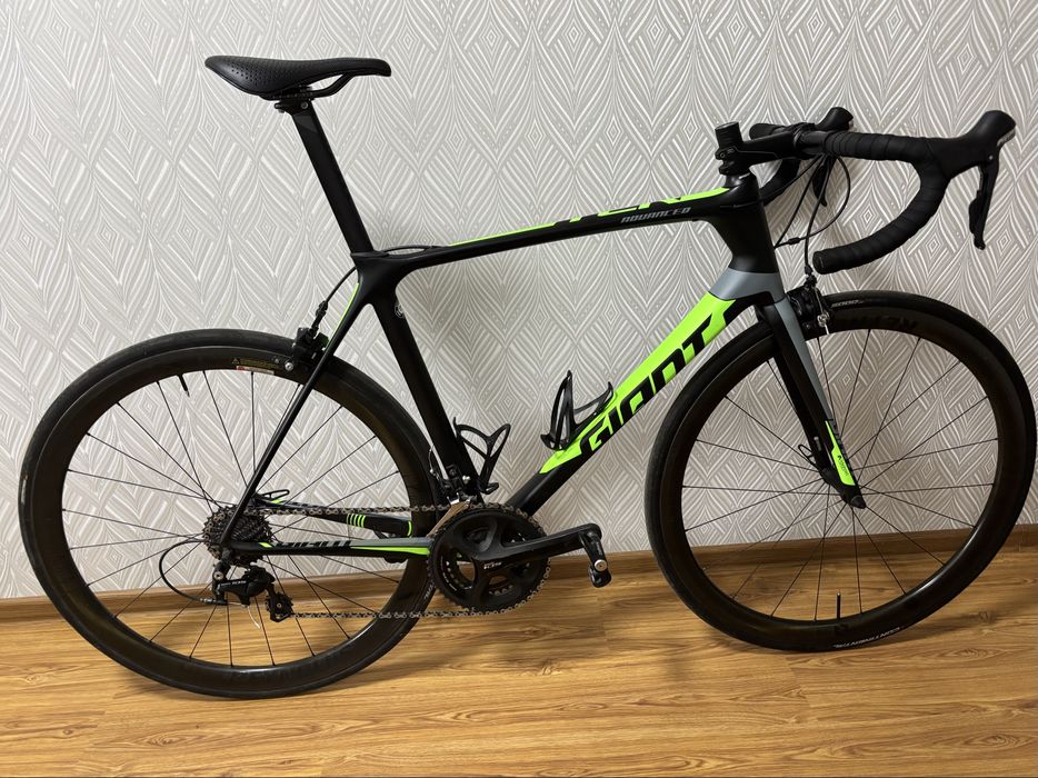 Карбоновий шосейний велосипед giant tcr advanced 2