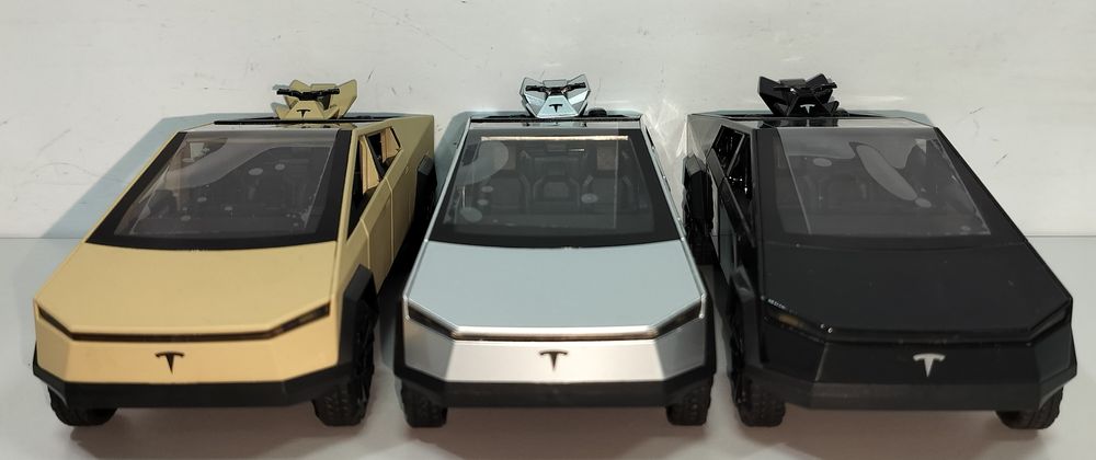 Tesla Cybertruck модель 1:28  ТМ АвтоЕксперт металлическая звук свет