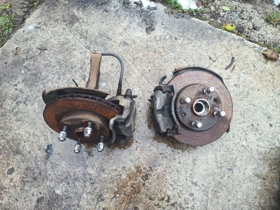 Стійки  передні чері еастар ,chery eastar