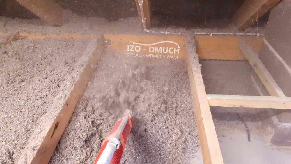 Izolacje Wdmuchiwane - Celuloza / Wełna Skalna / Granulat Styropianowy