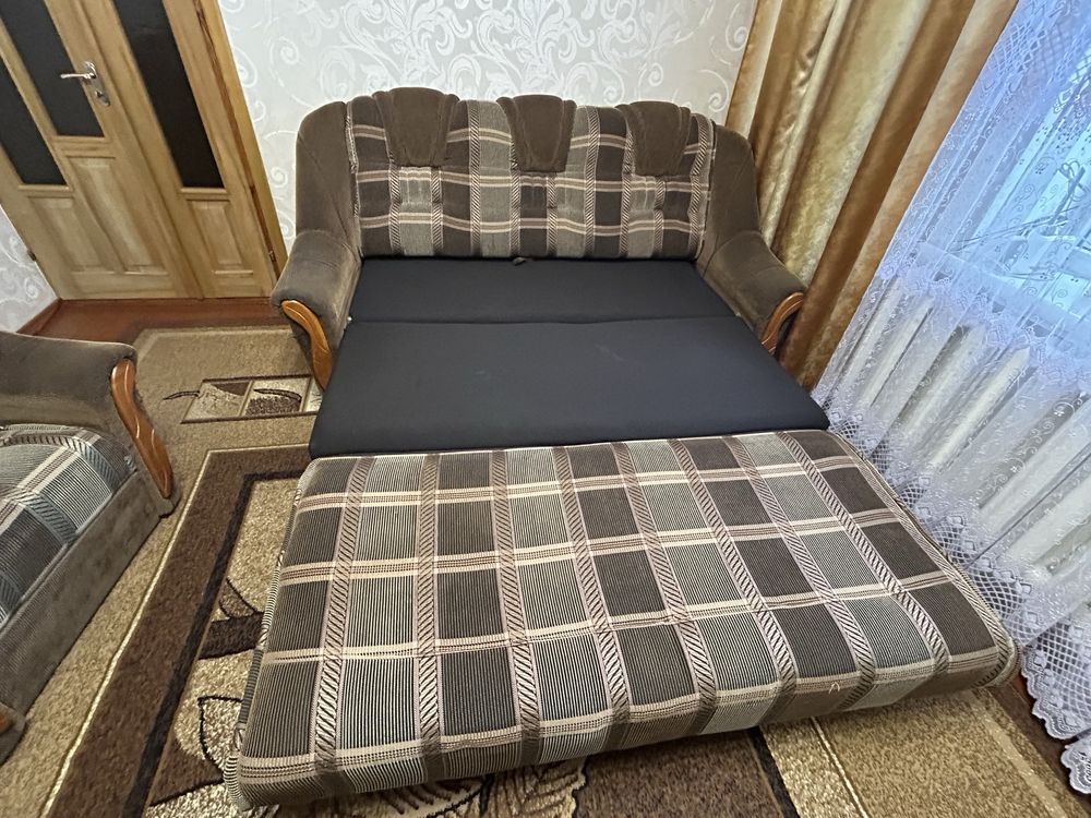 Диван і два крісла