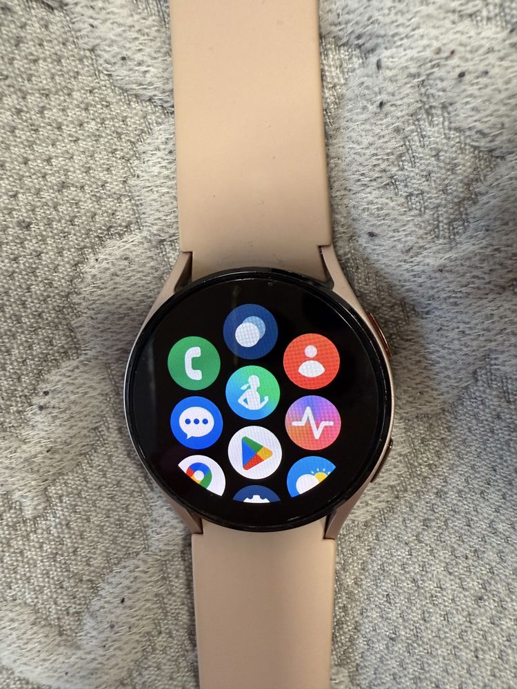Орігінал Sumsung Galaxy Watch 4 40mm (e-sim) + ПОДАРУНКИ