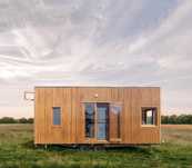 Tiny House on Wheels by Madeiguincho OFF-GRID LIVING