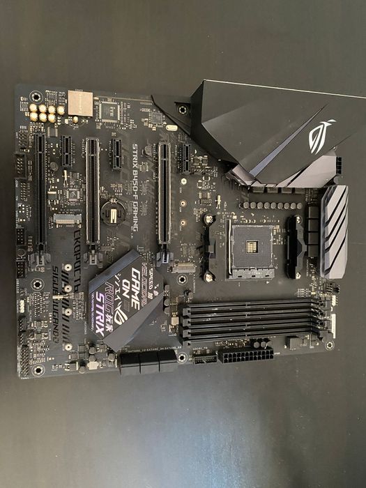 ASUS ROG STRIX B450-F Gaming (Peças/Reparação)