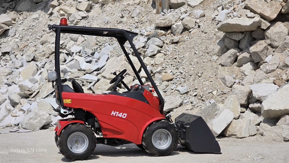 NOWA Mini ładowarka H140 kołowa 4x4 Miniładowarka Traktorek 27KM